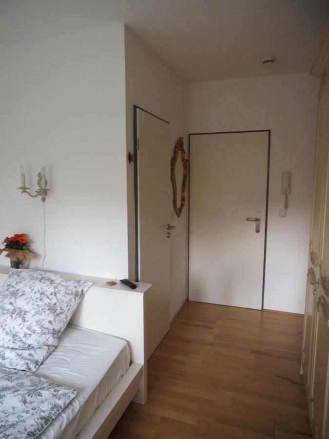 B8 - Just A Private Accommodation Düsseldorf Extérieur photo
