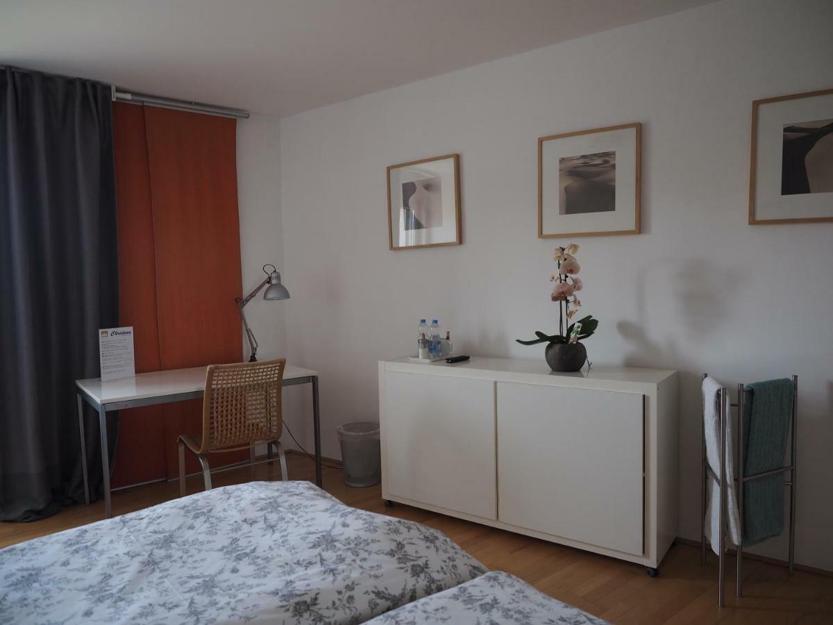 B8 - Just A Private Accommodation Düsseldorf Extérieur photo